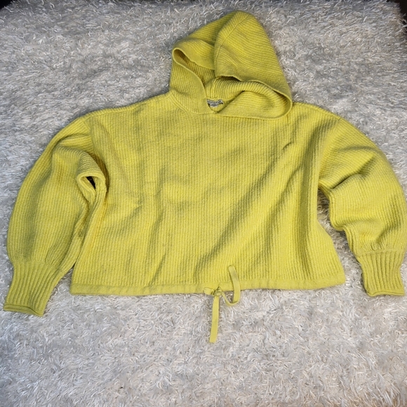 American Eagle Outfitters Sweaters - American Eagle Women's Crop Top Sweater, Yellow, Medium (See desc..)
